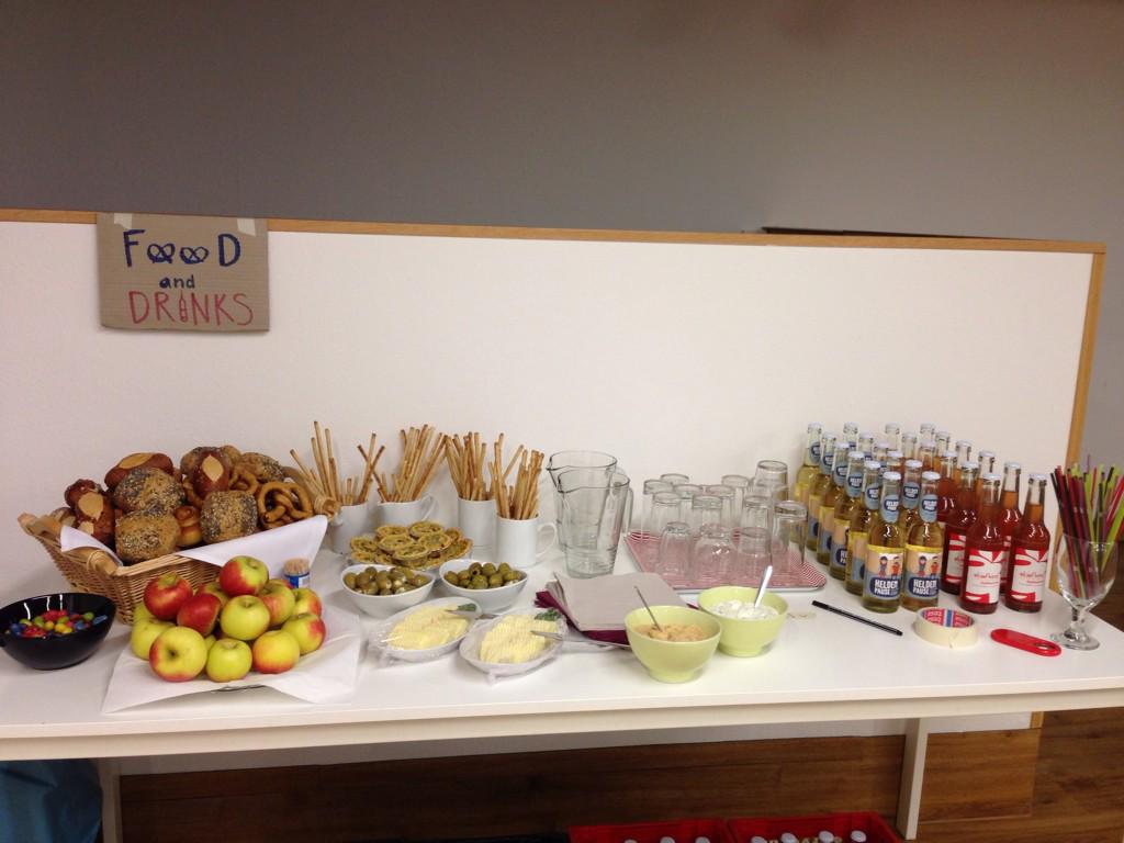 SusJamHD's tweet photo. @SusJamHD We kick off with food and drinks for soul and brain http://t.co/DjVPRjigLX