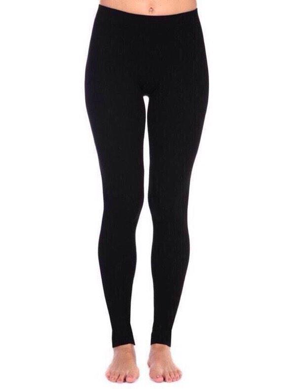 VineCIips's tweet photo. The "White girl in winter" starter pack http://t.co/EfBRHPWc0J