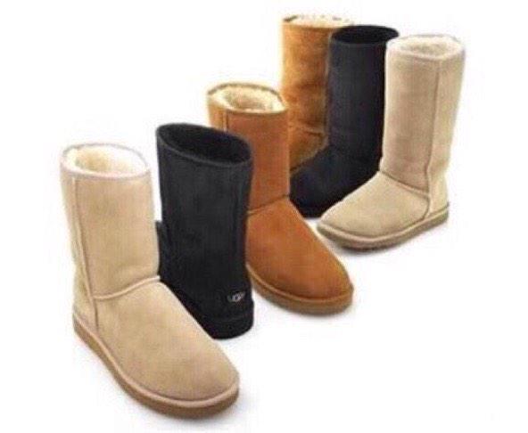 VineCIips's tweet photo. The "White girl in winter" starter pack http://t.co/EfBRHPWc0J