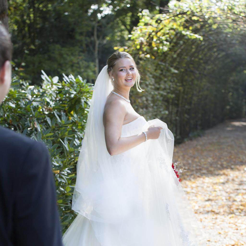Fabvisagie's tweet photo. Eindresultaat #happybride #trouwjurk #bruidsmakeup #bruidsstyliste #love http://t.co/lKWC7llJZn