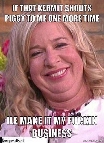 MARKWHITE77's tweet photo. @KTHopkins kermit doesn't agree fat arse you could eat an apple threw a tennis racket with them teeth horseface 🐸🍎 http://t.co/vjlEBN2j8B
