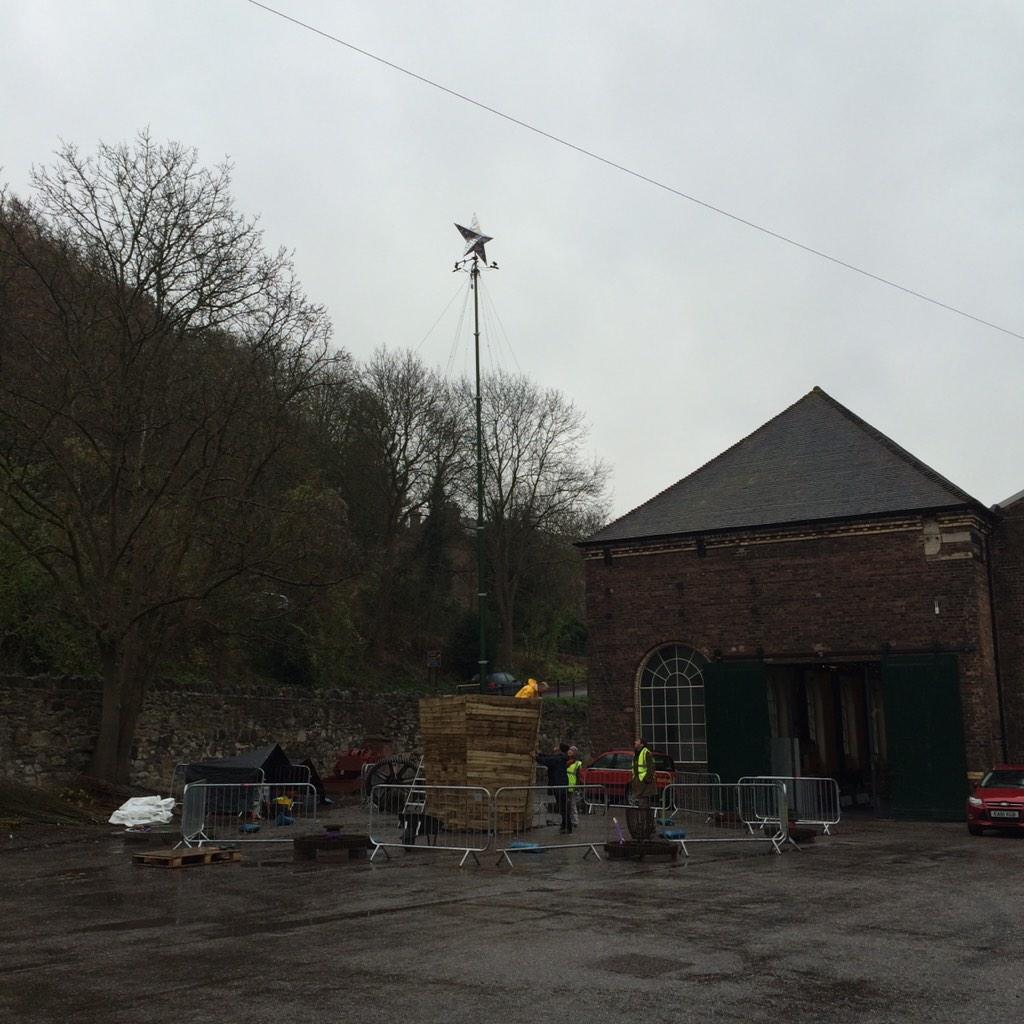 Laura Simcox tweet media