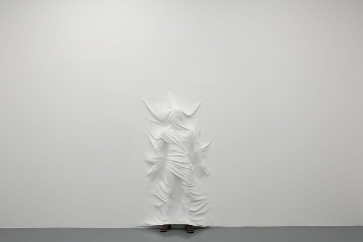 Daniel Arsham's new site-specific project @PippyHouldsworth  challenges materiality #sculpture houldsworth.co.uk