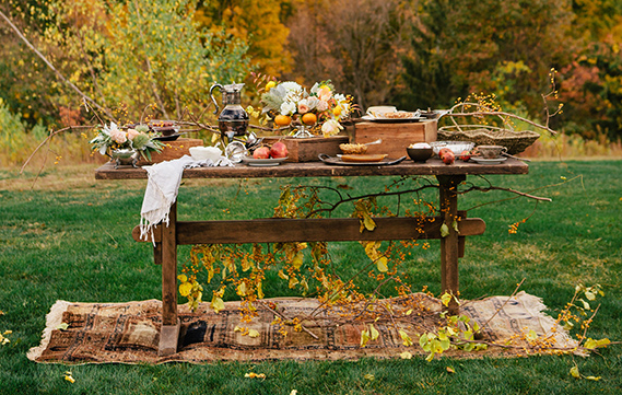 helloweddings's tweet photo. Fall entertaining inspiration via @100LayerCake 
Check out all the photos here: http://t.co/Hl2LWkEDzE http://t.co/KCAVcxeOT6