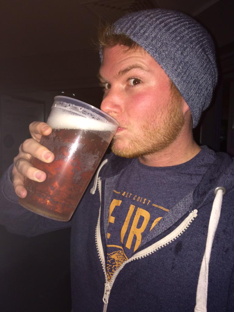 GetUpGoUK's tweet image. Honey I shrunk the pom! #doubleup #2pints #newfoundglory #StateChamps