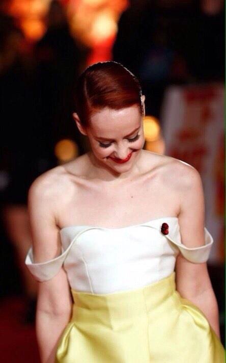 HAPPY BIRTHDAY Jena malone!!!!    