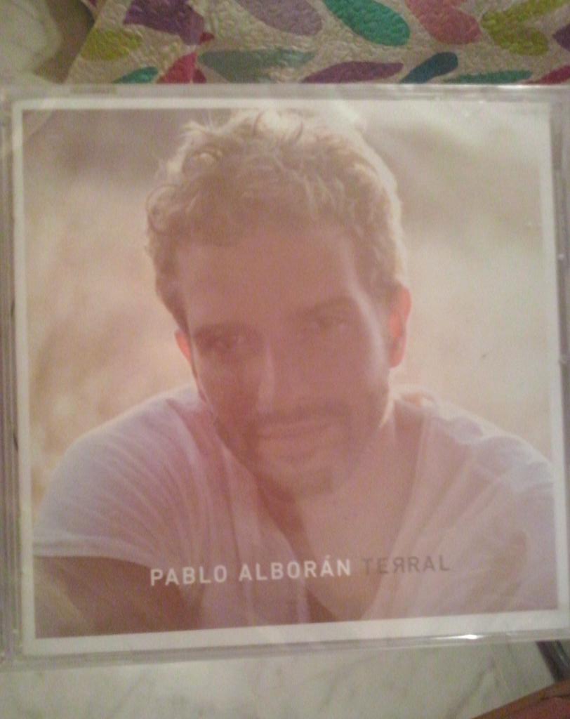 jsalguero92's tweet photo. Las cosas de mi amigo invisible...son amor!
GRACIIAAAS!! @adrileonG2 http://t.co/ytQW0bsuzd