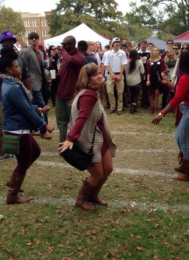 AveryyJ's tweet photo. Happy 21st to my best stank face dancin' friend! You get em tonight E 🎉 @BabiesE http://t.co/21UxUaMzXg