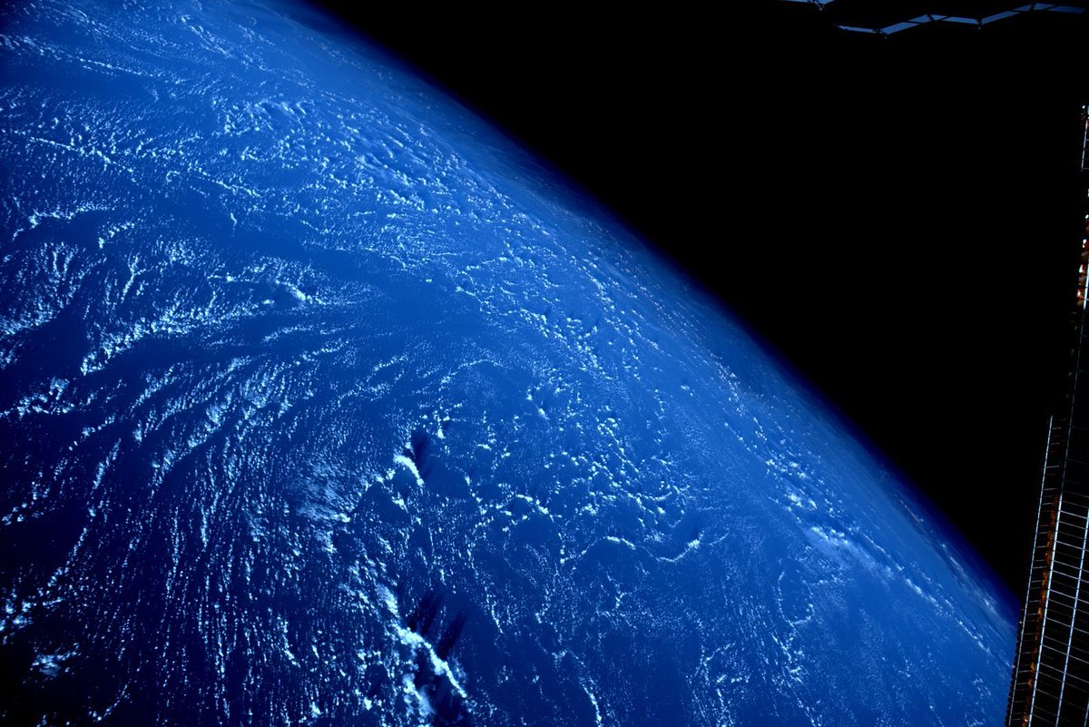 Space_Station's tweet photo. More amazing photos taken by #AstroButch from #ISS can be found on http://t.co/CXFE2sugQs and http://t.co/QUGbgi1MNE http://t.co/TU5JCc4clM