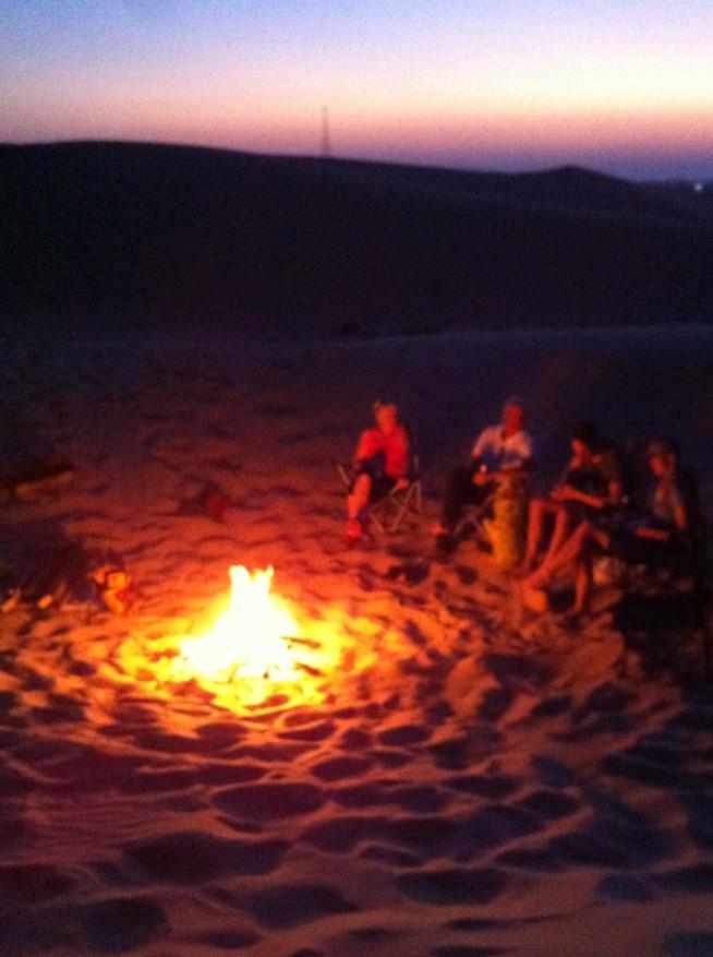 _davlar's tweet photo. Bonfire, beer and marshmallows... Hello holiday!!! http://t.co/N7QAcJVQzA