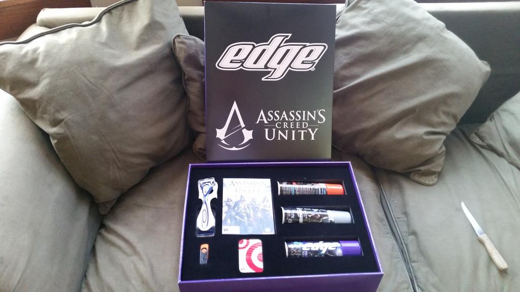 EidePaul's tweet photo. Shout out to @assassinscreed &amp; @EdgeGel for the #ManPackage. My old blade was that knife, ye scallywags! http://t.co/953L9uGpSO
