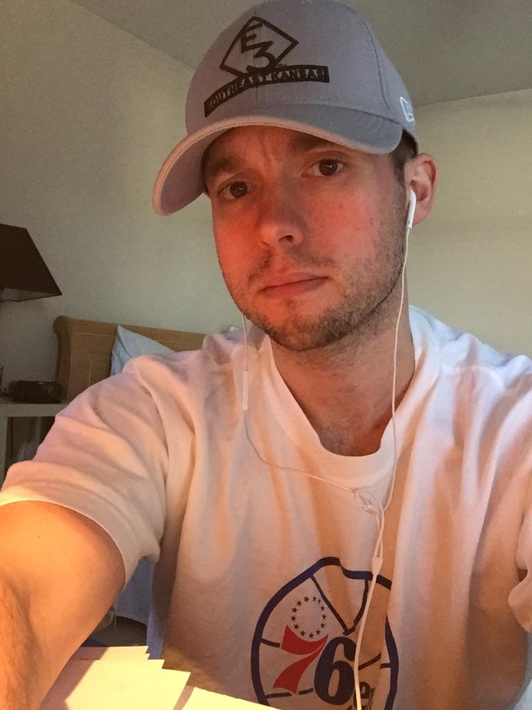 SwaGGy_D33's tweet photo. Fly &amp; Focused gear on today @LukeBryanOnline @buckcommander7 http://t.co/TlNmUIc4RM