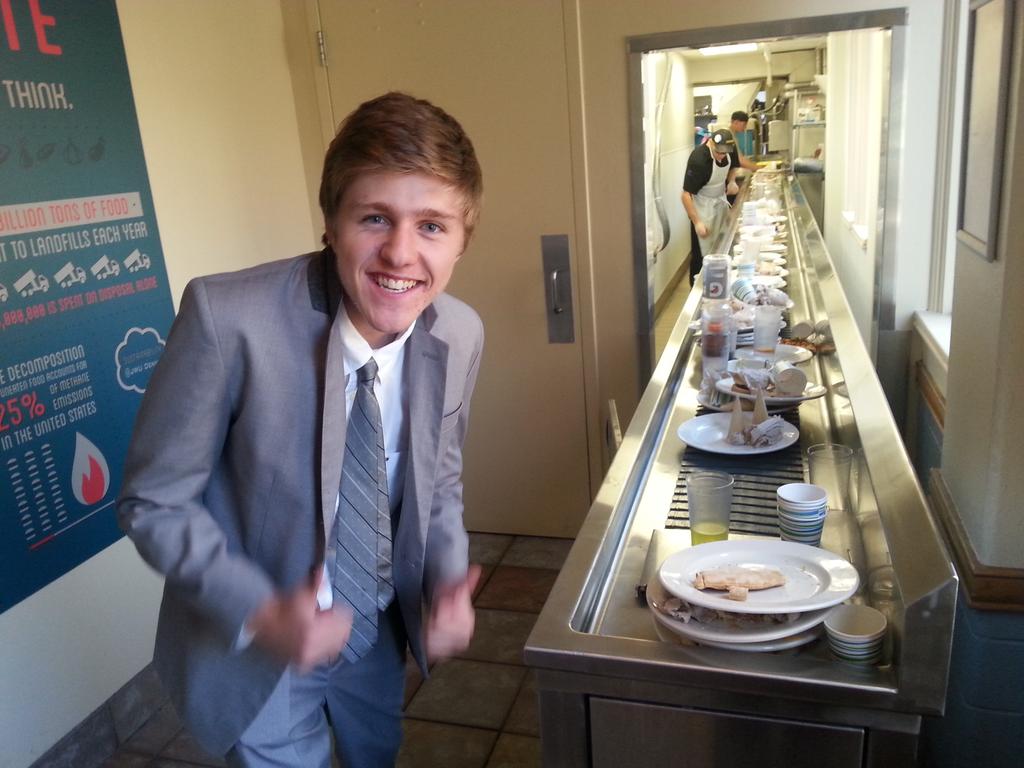 LHSDECDECA's tweet photo. DECA ICE MAN http://t.co/GcgqGQsNIT