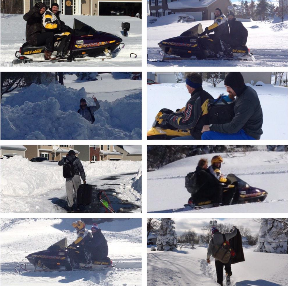 ESPNNFL's tweet photo. Buffalo Bills players had to be picked up by snowmobile in order to get to the stadium »
http://t.co/Tz2ayqxawj http://t.co/QWFx7CdaHi