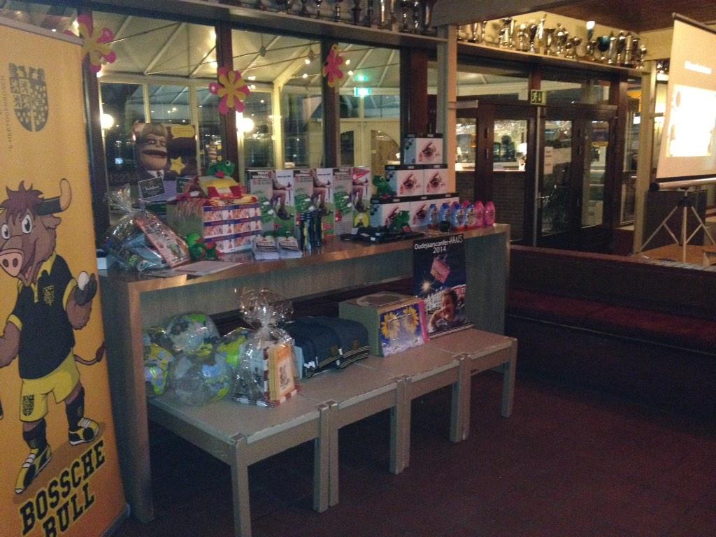 HCDBH1's tweet photo. Pubquiz in volle gang... Winnaars van onder andere @BastionH1 en @HCDBDAMES1 💪 http://t.co/mucGZwV133
