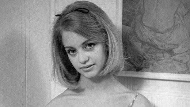 Happy Birthday Goldie Hawn! A look back at the stars playful, retro style 