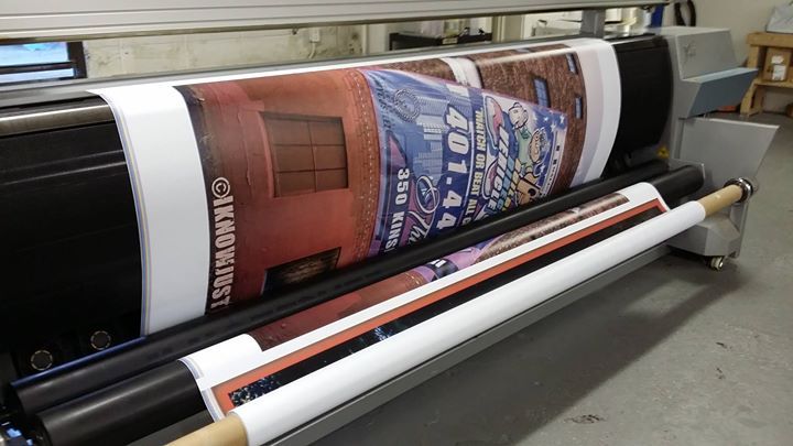 iknowjustincase's tweet image. This is a picture of a picture that I took of a banner getting printed on a banner. #Printception #piception @Hal...