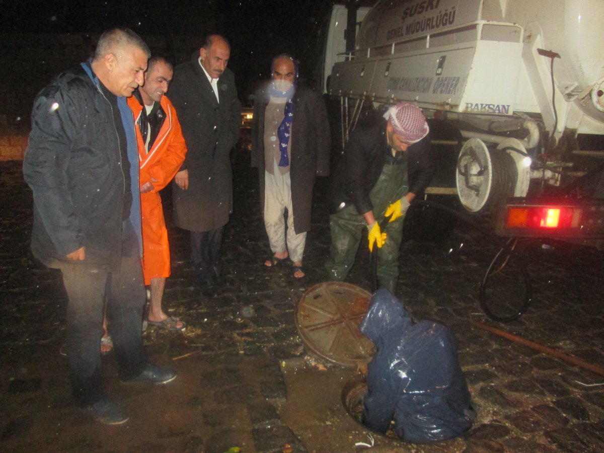 Günboyu Yağan Yağmur İlçemizdede Bir Çok Arızaya Neden Oldu. <a href="/yurday63/">Celalettin Güvenç</a> <a href="/Feritdagdeviren/">Ferit Dağdeviren</a> @hamdius63 <a href="/mkzlma/">Mehmet Kızılelma</a>