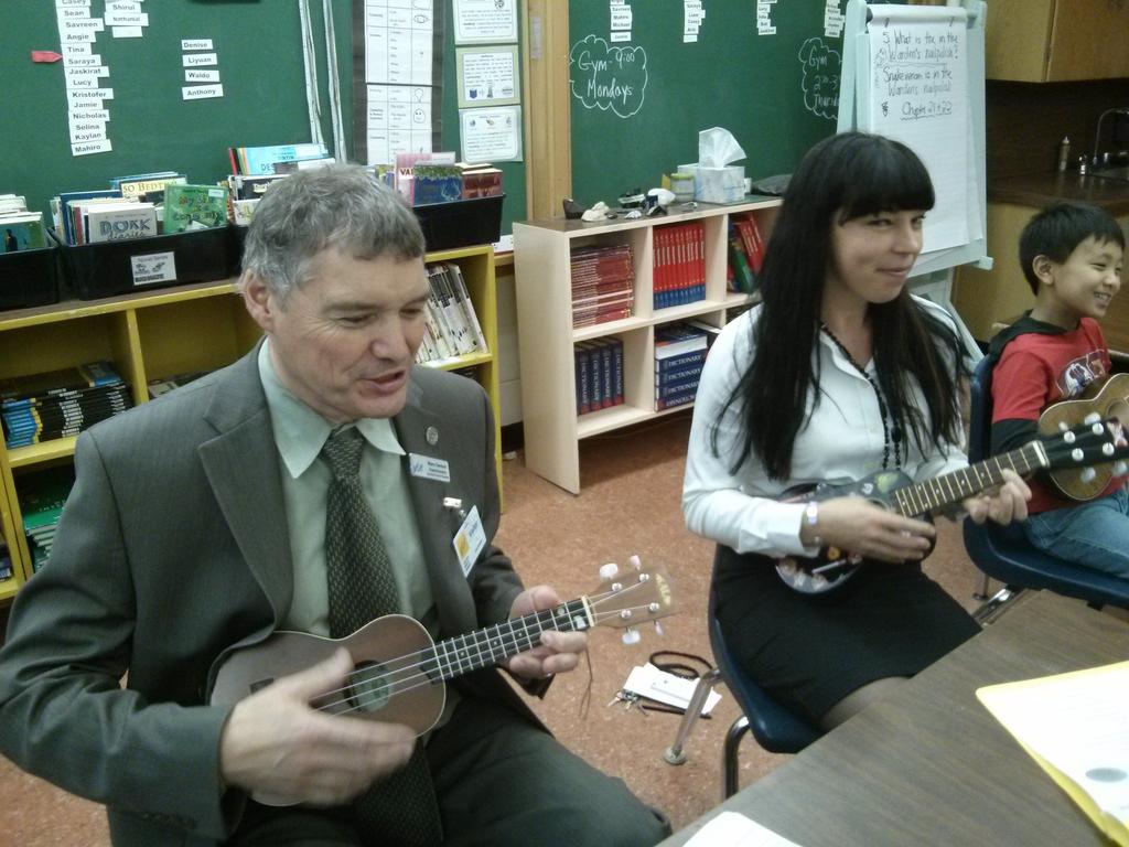 Lots of great ukulele music coming from Osler Elementary this afternoon during <a href="/myphronesis/">Steve Cardwell (he/him)</a> visit #vsb39