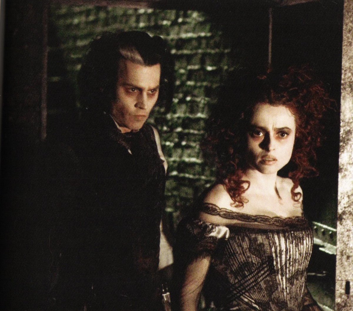 Sweeney_Depp's tweet photo. #Sweenett #SweeneyTodd #JohnnyDepp #HelenaBonhamCarter http://t.co/FaYhDdi84J