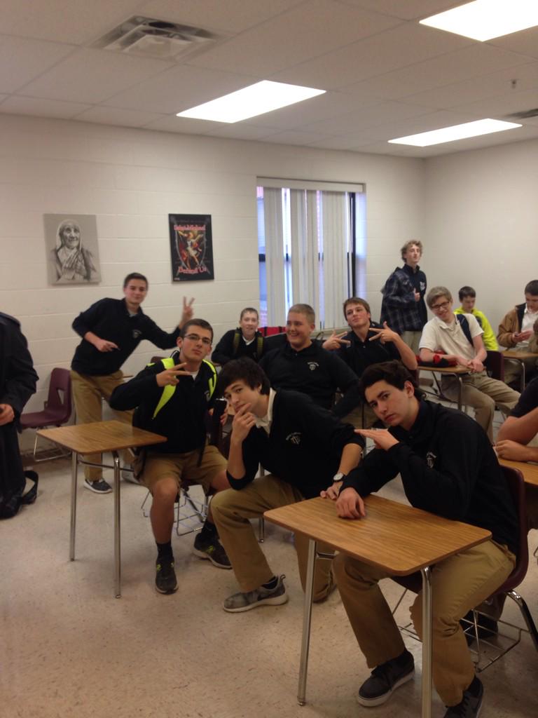 clanleadermax's tweet photo. @ChessLb chess club swag! http://t.co/zm4ePcLlNw