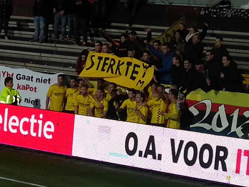 yess221982's tweet photo. @vvvvenlo Punten in Venlo! Eindelijk en verdiende! Paar beelden vanaf de Z-tribune http://t.co/Bfh6xE87gD