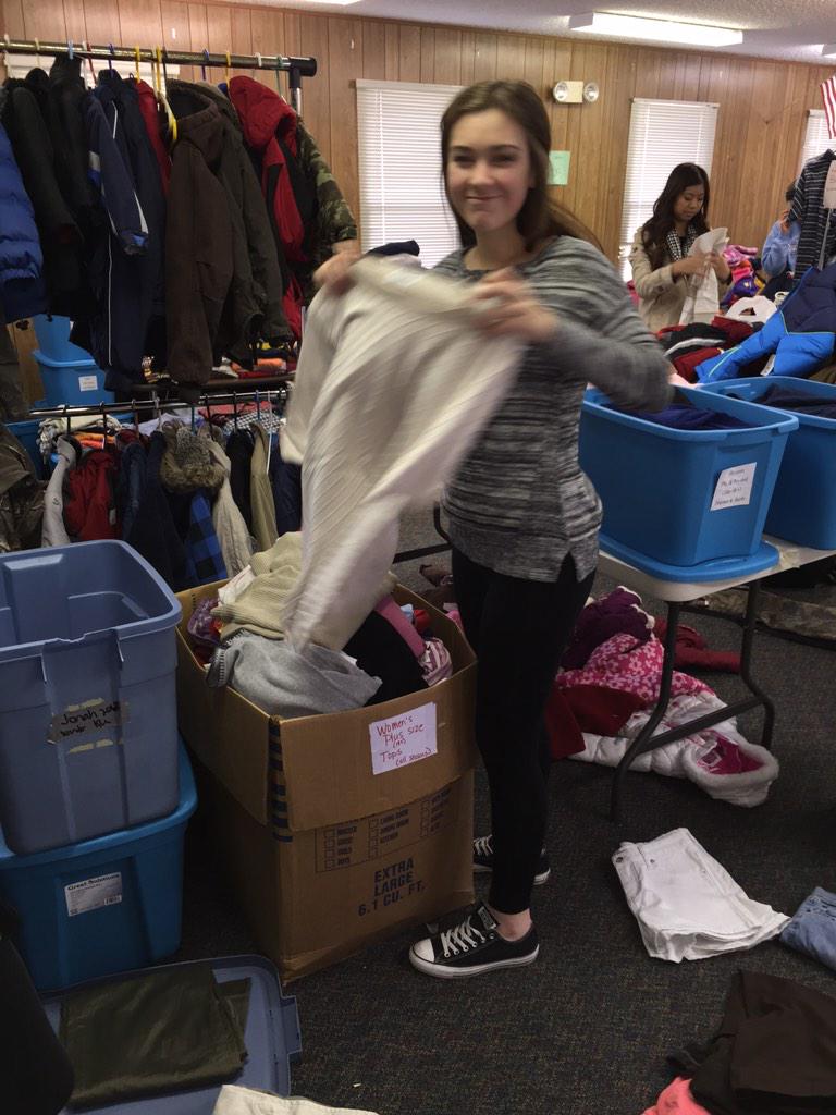 stuco_tbhs's tweet photo. Helping out Bright Futures!! #StuCoService http://t.co/Sg0CQEfMqh