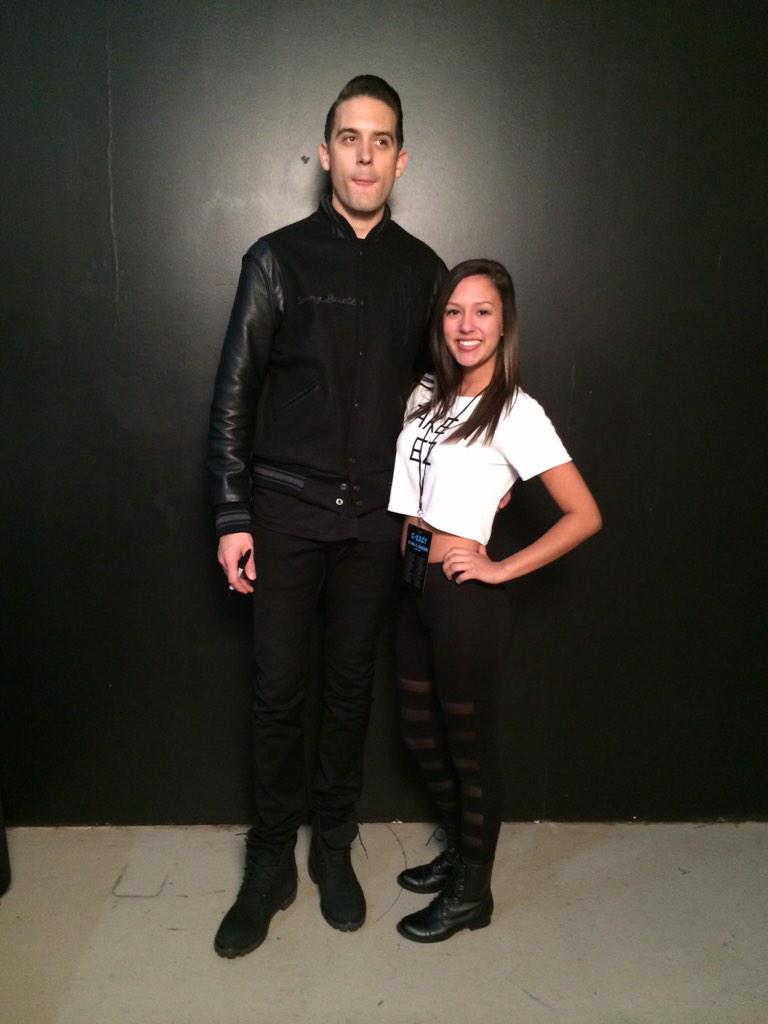 marisadondiejo's tweet photo. When he see da booty 😏 @G_Eazy http://t.co/1lTnUdputS
