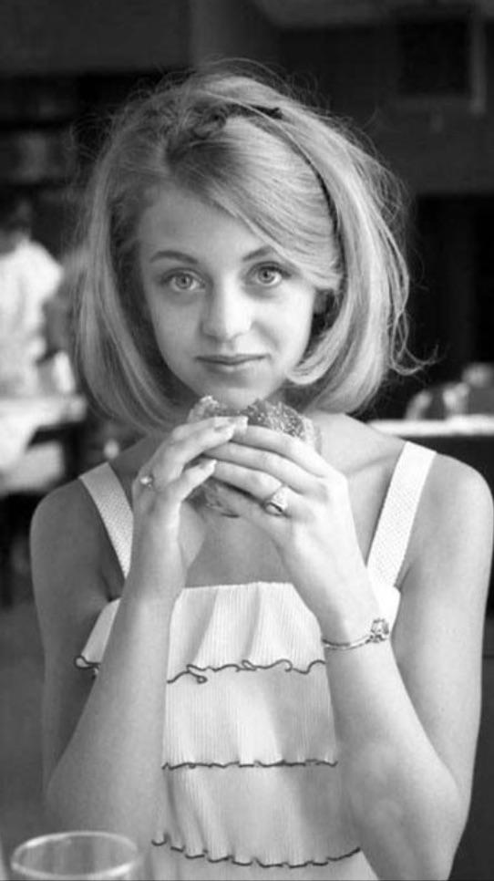 Happy 69 bday Goldie Hawn!  