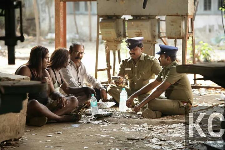 KollywoodCinima's tweet photo. @thirudanpolice biggest Plus is #JohnVijay &amp; #Rajendran. Wow Last Thirty min Full Fun. Laugh Ride by @caarthickraju http://t.co/v1QwgSmLUu