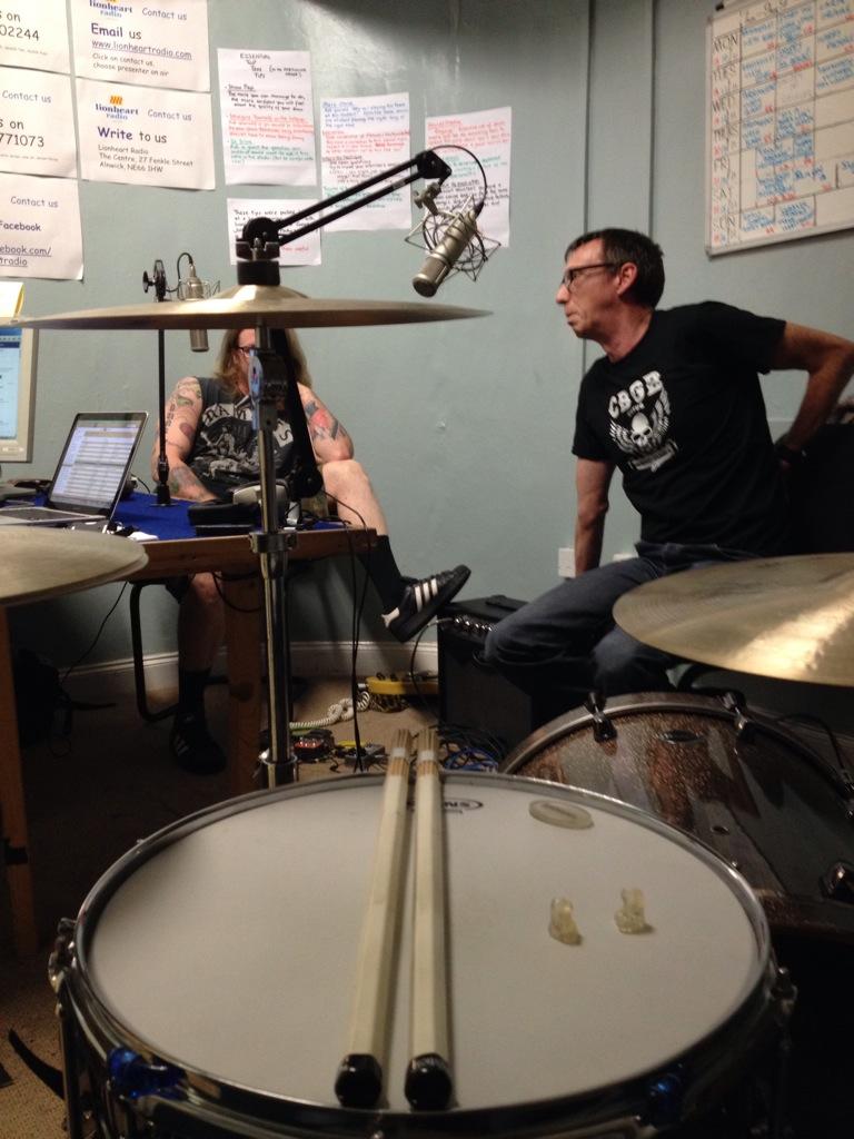 Sweet_Ammonia's tweet photo. Live show happening right now on @Lionheart_Radio! 107.3FM #livemusic #punkrock http://t.co/oFS5PPufcn