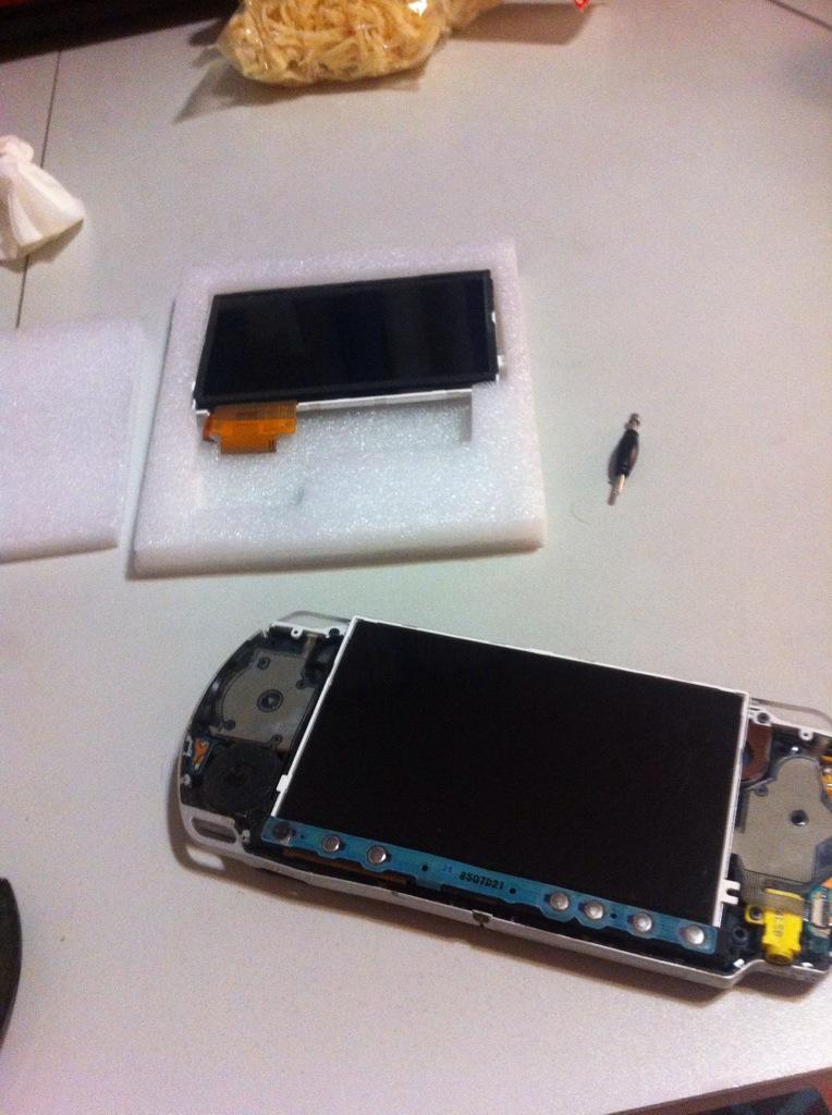 NekitCho's tweet photo. Ремонт http://t.co/HQ9JBHB01Q