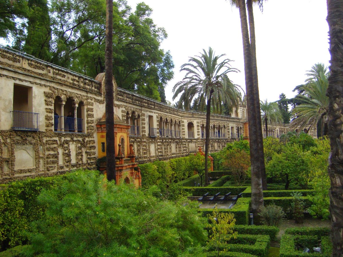 Flipflopfiles's tweet photo. Real Alcázar #Sevilla is zeker een bezoek waard #KoninklijkPaleis #RoyalGardens #travelling #flipflopfiles http://t.co/t3UBayk2lA