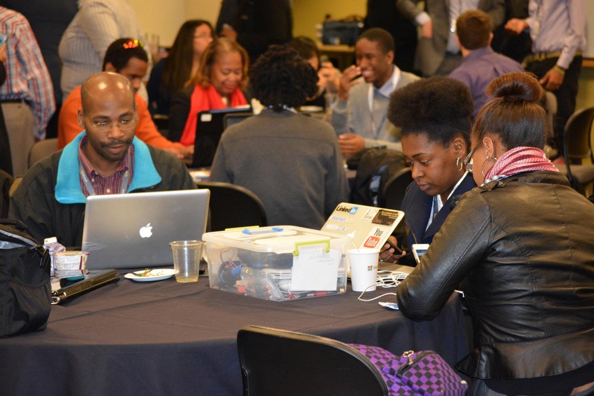 Jcaret2's tweet photo. Hacking continues... @SpelmanCollege @SpelBotsTeam @JerryVolcy #beu #spelmanstem http://t.co/AygpFvJeEi