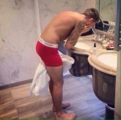 justinrplaw's tweet photo. 😏👯 http://t.co/T04uExIVXi