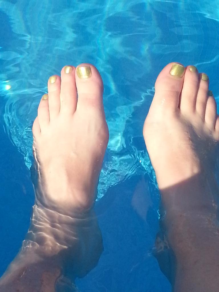 CWOstertag's tweet image. Åh forresten @HelleManicus jeg lovede dig jo et #poolpic ;-)