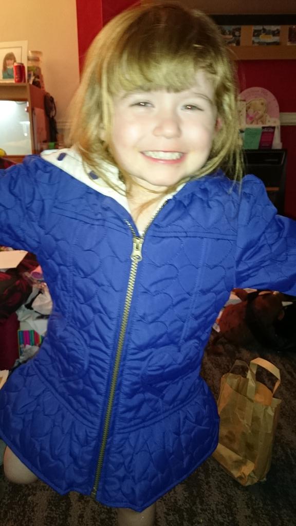 poojapoole's tweet photo. @BHCohort1415. Scarlett can fasten her coat all by herself. #BHcoatchallenge http://t.co/kv7VOU4NIe
