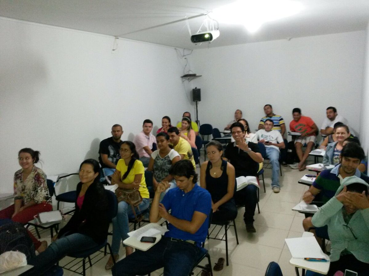 damasioarn's tweet photo. Dia Damásio 
#AraguainaÉDamasio
77 alunos Damásio
@cursodamasio @darlanbarroso @betorosio @profmarcoant http://t.co/ZWCBlw0d2Y