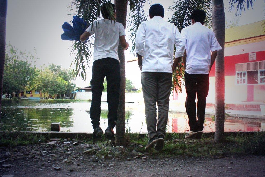 ariyanto_421's tweet photo. Iseng iseng dengan sahabat http://t.co/qMPF8nRTZF