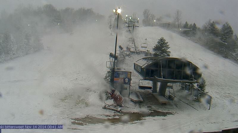 bittersweetmich's tweet photo. Making snow so look for updates on opening!! #winterishere http://t.co/SIwxBeQe2G