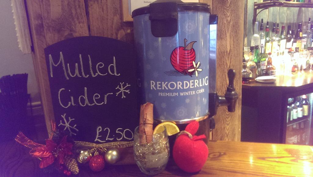 Angelandbluepig's tweet photo. Looks what's here in time for winter... #rekorderlig #goodnessinaglass http://t.co/Omx3Iqp8iR
