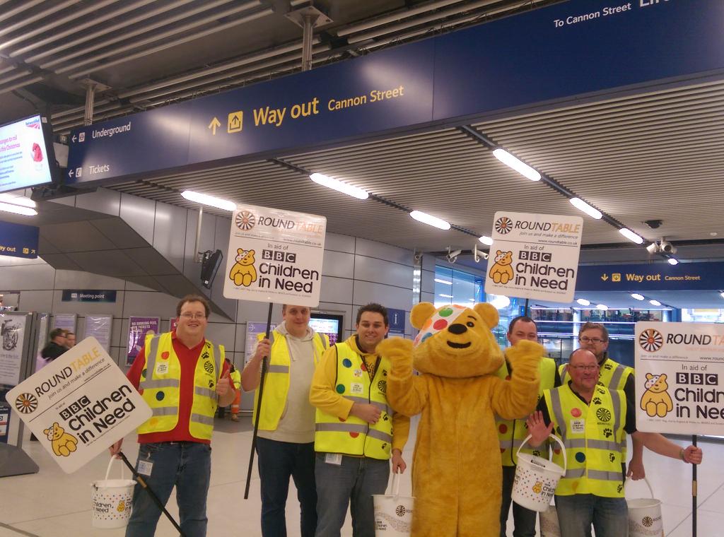 We've arrived at #CannonStreet with Pudsey to collect for <a href="/BBCCiN/">BBC Children in Need</a>, come by and say hello.