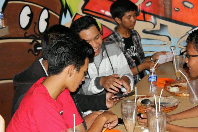XSODUPA's tweet photo. Re-post at @RotiBakarNarsis http://t.co/1cr4tlmgb0