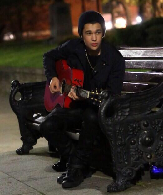 Mahonlyou tweet picture
