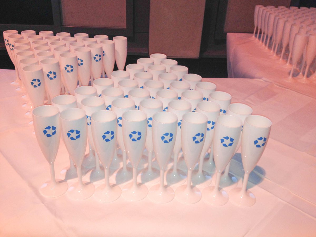 MerchHouse's tweet image. Another happy customer! bit.ly/1EEdhQ9