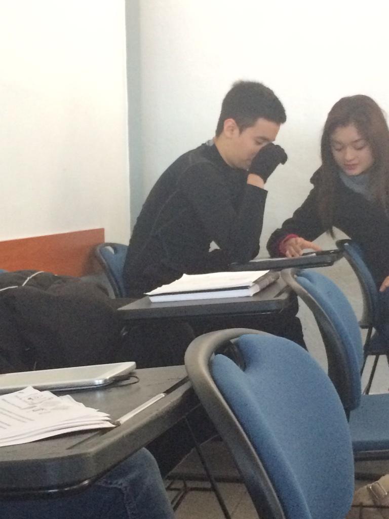 RompeRedez's tweet image. De esas de cuando eres pobre y no tienes playeras de manga larga para el frío, y pues te pones una licra 😂 #ProCombat