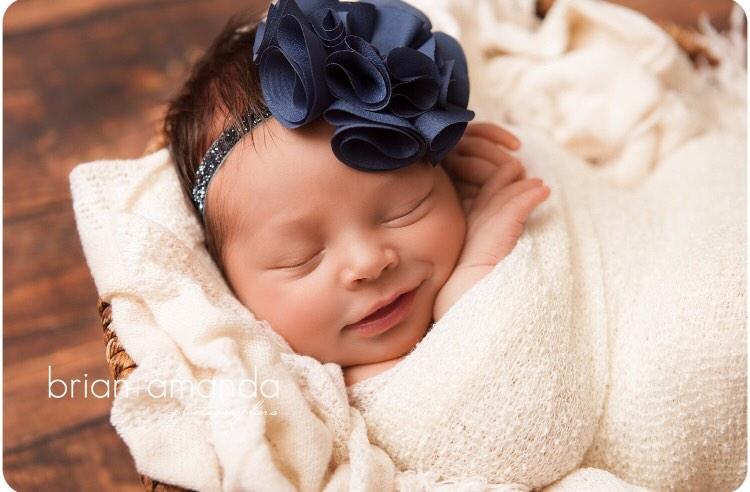 Sweet_Ellas's tweet photo. SMILE! It's Friday! #newbornheadband #babyheadband #newbornphotoprop #newbornphotographer @brianplusamanda http://t.co/5QQUASQtbE