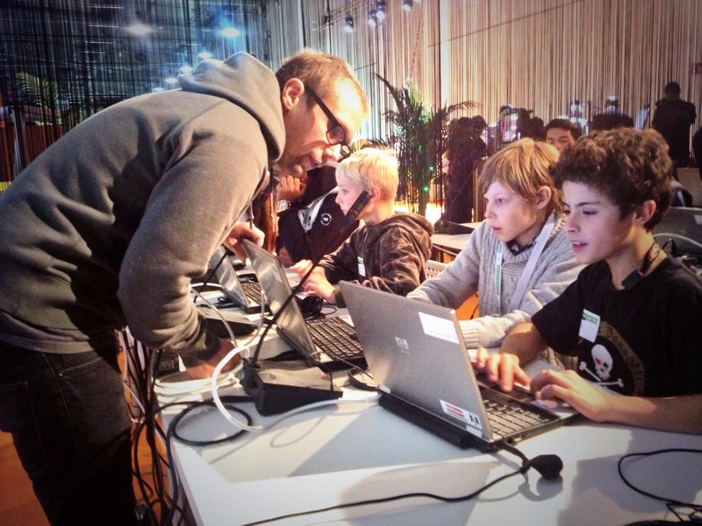 CoderDojoMalmo's tweet image. Idag lär vi barn programmera på #innocarnival - Kom hit imorgon 10.00 då gör vi det igen. Det finns platser över.