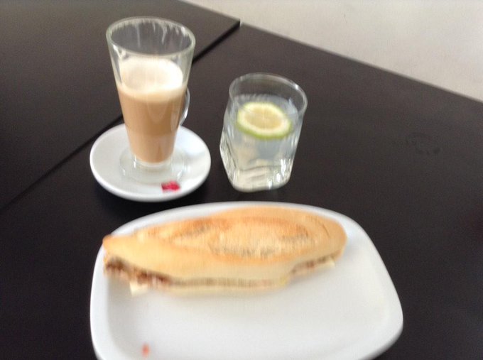 Es hora de la merienda hoy lomo bien sabroso con un buen acompa&ntilde;amiento. http://t.co/VEhAQo9uU5<a href="/tag/cacao"class="tags"><span>#cacao</span></a><a href="/tag/huevos"class="tags"><span>#huevos</span></a><a href="/tag/pl%C3%A1tano"class="tags"><span>#pl&aacute;tano</span></a><a href="/tag/crema"class="tags"><span>#crema</span></a><a href="/tag/avena"class="tags"><span>#avena</span></a><a href="/tag/ecol%C3%B3gico"class="tags"><span>#ecol&oacute;gico</span></a>