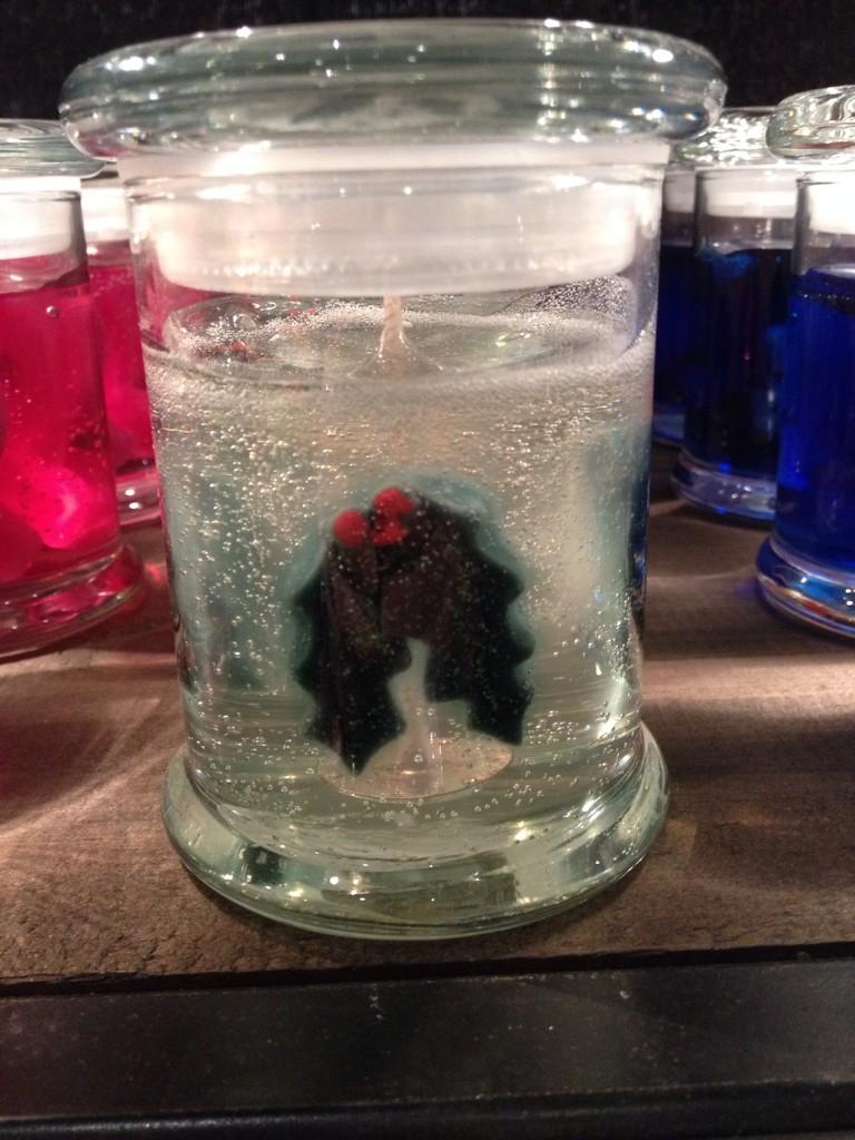 candlesheri's tweet photo. New gel candle! "Happy Holly Day", booth 106 at the Ottawa convention centre downtown @signaturesshows http://t.co/kLItBwj1fN